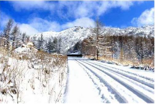 預計到2021～2022冰雪季，我國冰雪旅游人數將達到3.4億人次，冰雪旅游收入將達到6800億元
