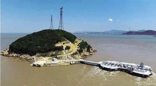 潮汐能具有儲量大影響因素少、可靠性高及能量轉(zhuǎn)化效率高等優(yōu)點，利用前景廣闊